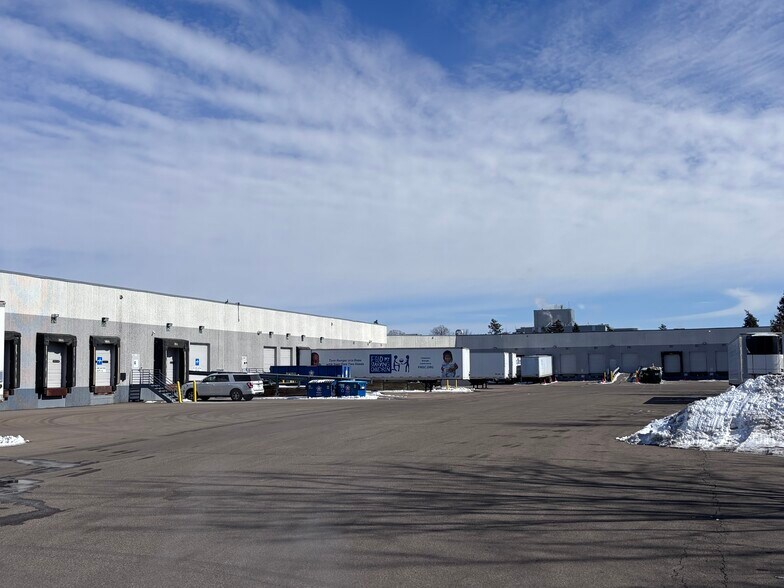 More Photos Of 980 Lone Oak Rd, Eagan Unknown For Lease