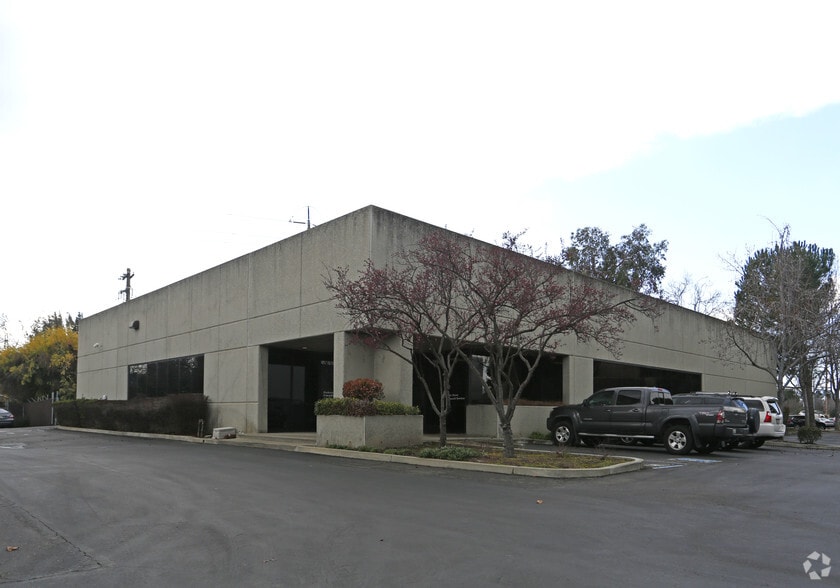 Primary Photo Of 2186 Rheem Dr, Pleasanton Research And Development For Lease