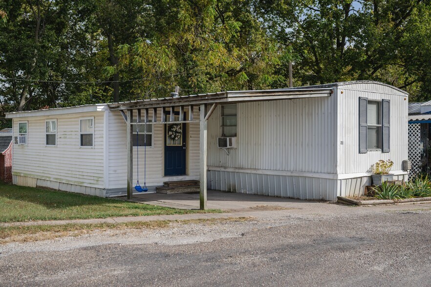 More Photos Of 225 S Barnett, Nauvoo Multifamily For Sale