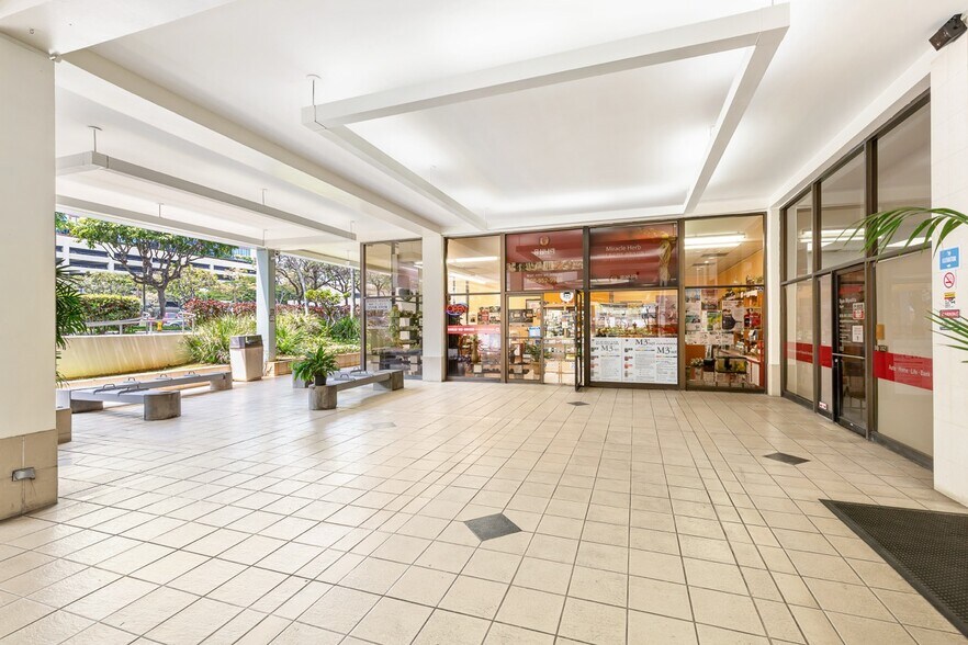 More Photos Of 1580 Makaloa St, Honolulu Office For Lease