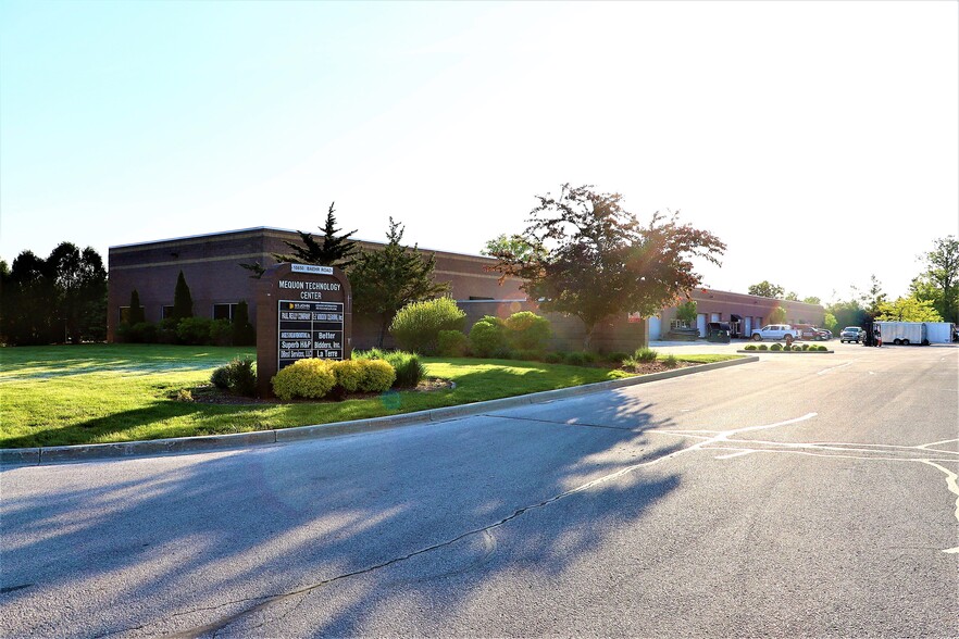 Primary Photo Of 10650 N Baehr Rd, Mequon Warehouse For Lease