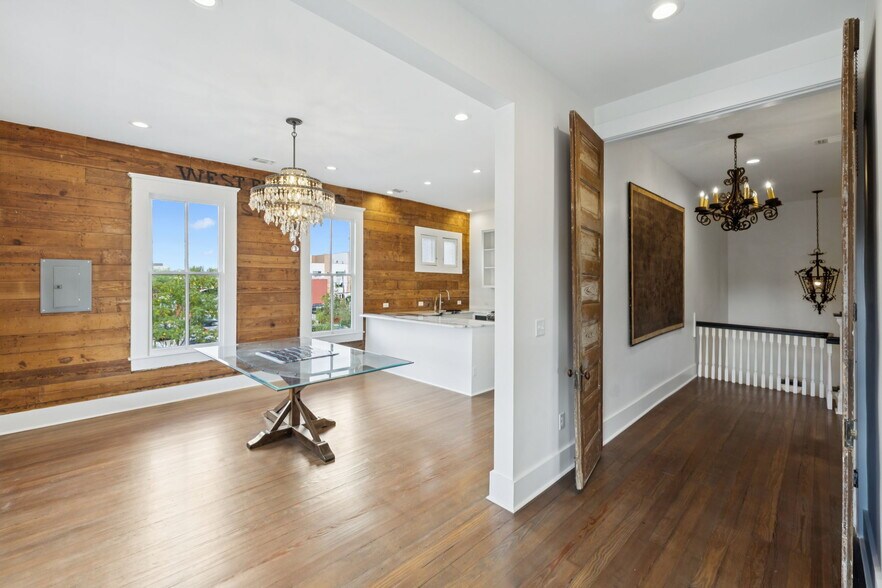 More Photos Of 321 E Dewey Pl, San Antonio Office For Sale