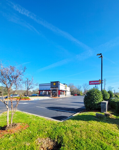 More Photos Of 9400 Parkway E, Birmingham General Retail For Sale