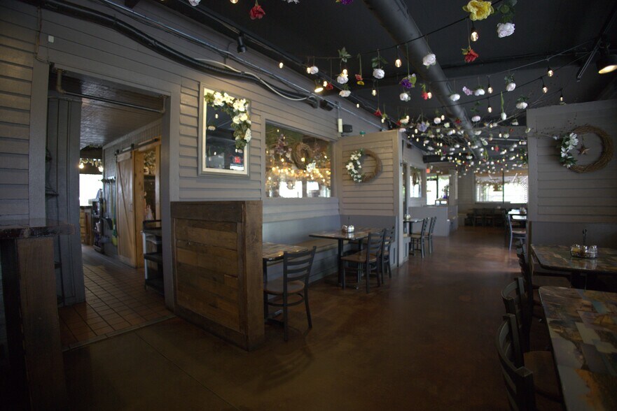 More Photos Of 5020 Cambridge Way, Plainfield Restaurant For Sale