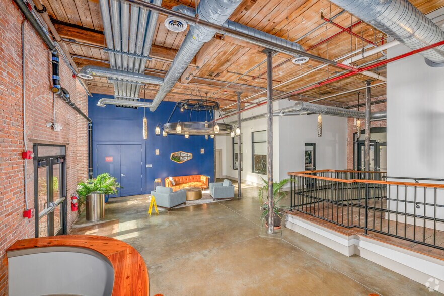 More Photos Of 1082 Davol St, Fall River Apartments For Lease