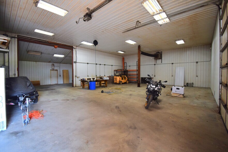 More Photos Of 9422 E Bellview Rd, Mount Vernon Industrial For Sale