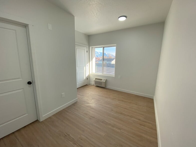 More Photos Of 404 E 5600 S, Salt Lake City Apartments For Sale