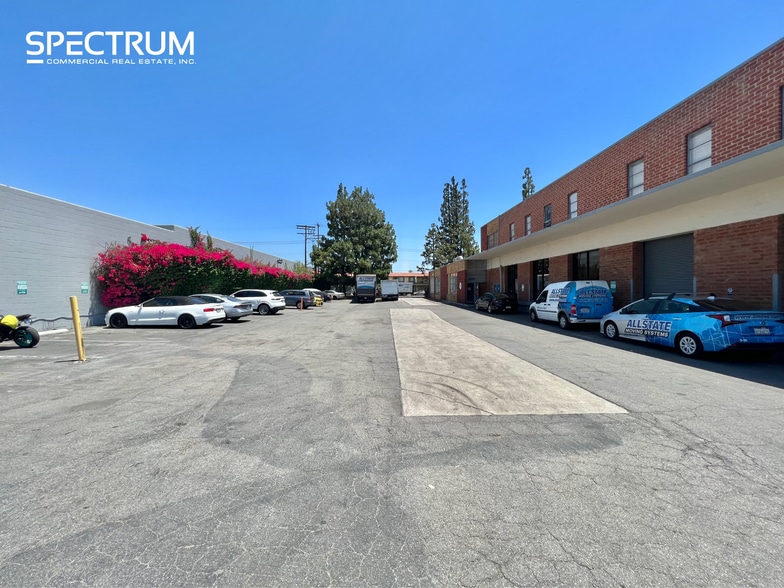 More Photos Of 7241 Lankershim Blvd, North Hollywood Office For Lease