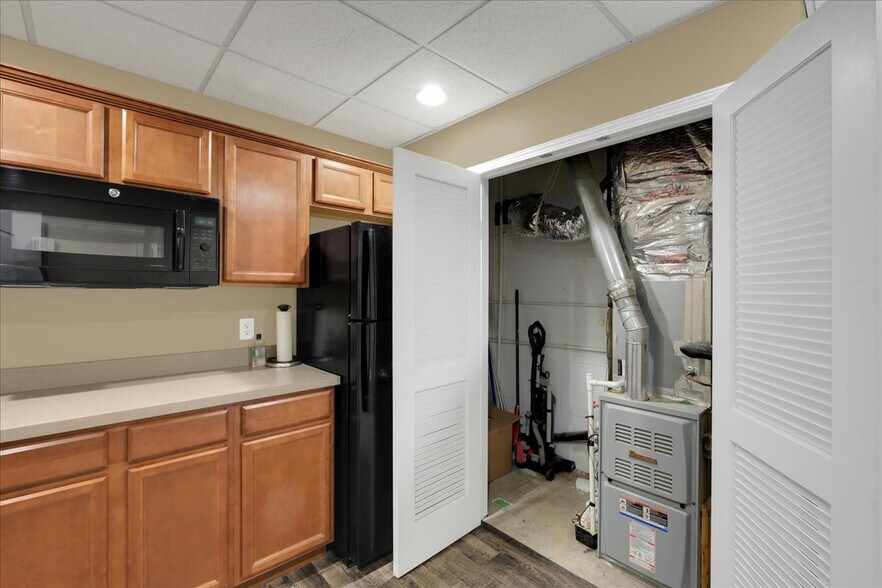 More Photos Of 1518 Petunia Ave, Louisville Warehouse For Sale