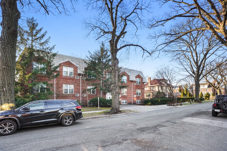 More Photos Of 2225 Lodovick Ave, Bronx Assisted Living For Lease