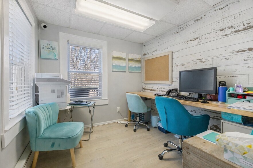 More Photos Of 18 Miller Rd, Mahopac Office For Sale