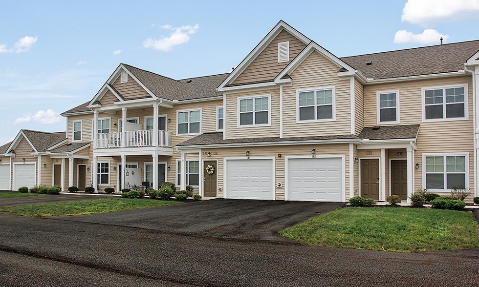 More Photos Of 6 Goldenroot Ln, North Chili Apartments For Sale