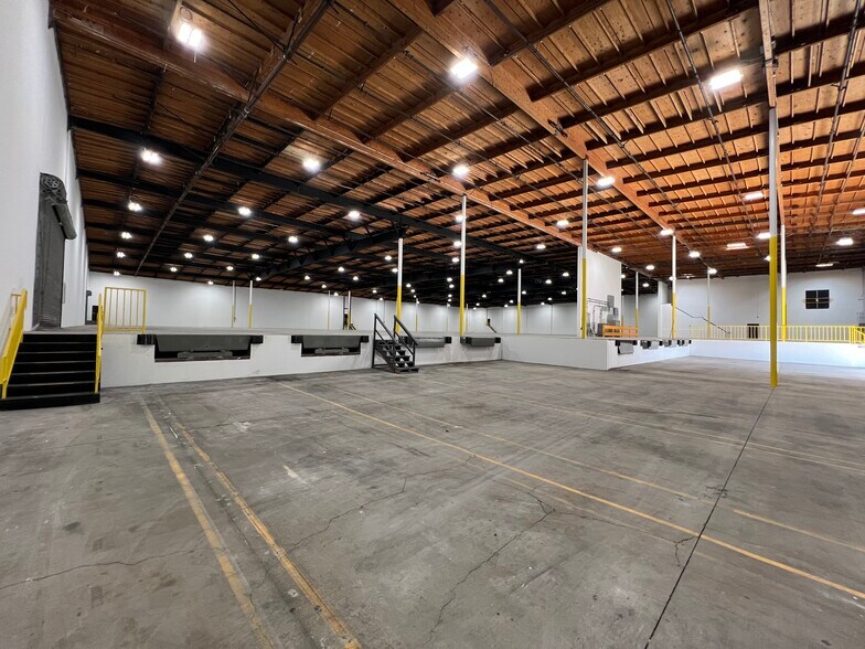 More Photos Of 13207 Bradley Ave, Sylmar Distribution For Lease
