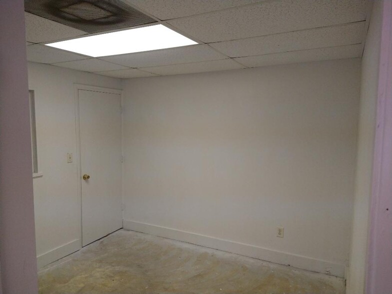 More Photos Of 3710 Us Highway 92 E, Lakeland Warehouse For Lease