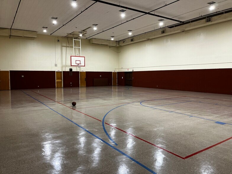 More Photos Of 7600 Woodrow Ave, Austin Schools For Lease