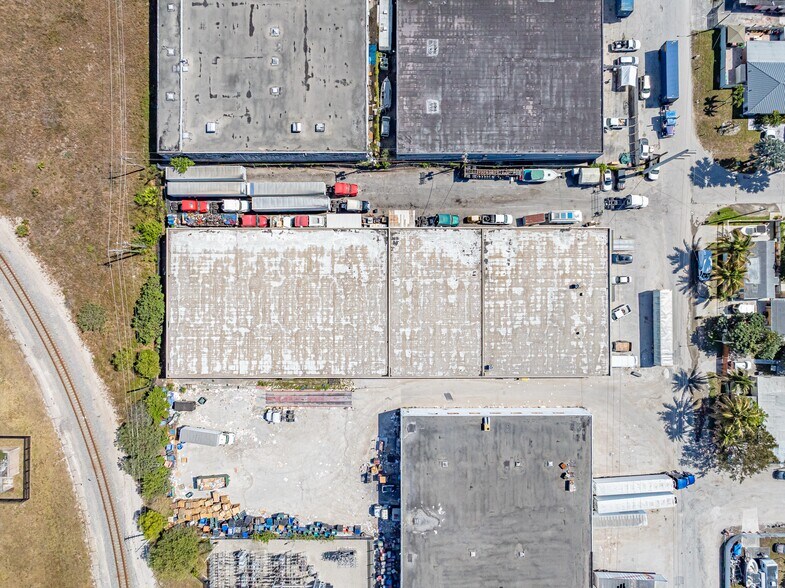 More Photos Of 3651 NW 81st St, Miami Warehouse For Sale