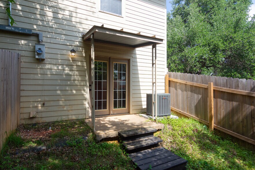 More Photos Of 114 Scofield Ave, Johnson City Apartments For Sale