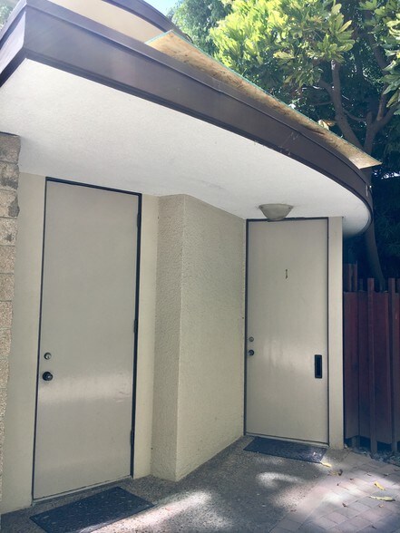 More Photos Of 181 N Oak Knoll Ave, Pasadena Office For Lease