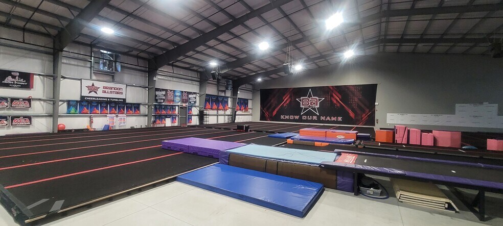 More Photos Of 8200 Cypress Plaza Dr, Jacksonville Health Club For Lease