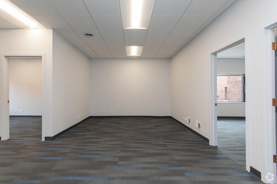 More Photos Of 666 Dundee Rd, Northbrook Unknown For Lease