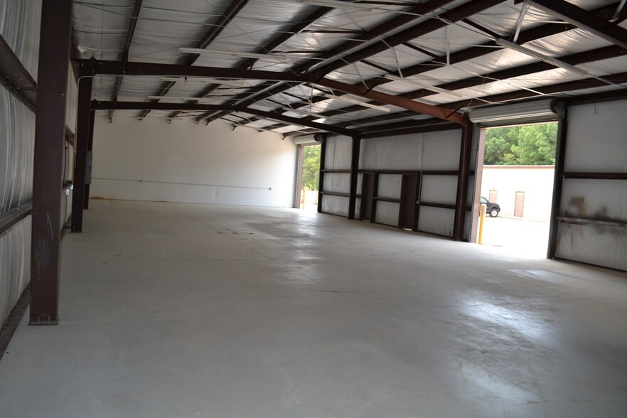 More Photos Of 16103 Grant Rd, Cypress Warehouse For Lease