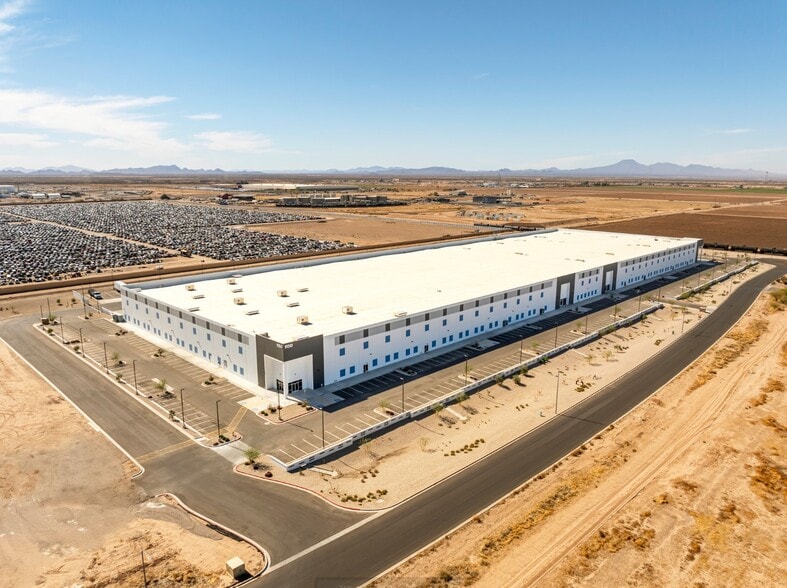 More Photos Of 1150 W Lawrence St, Casa Grande Distribution For Lease