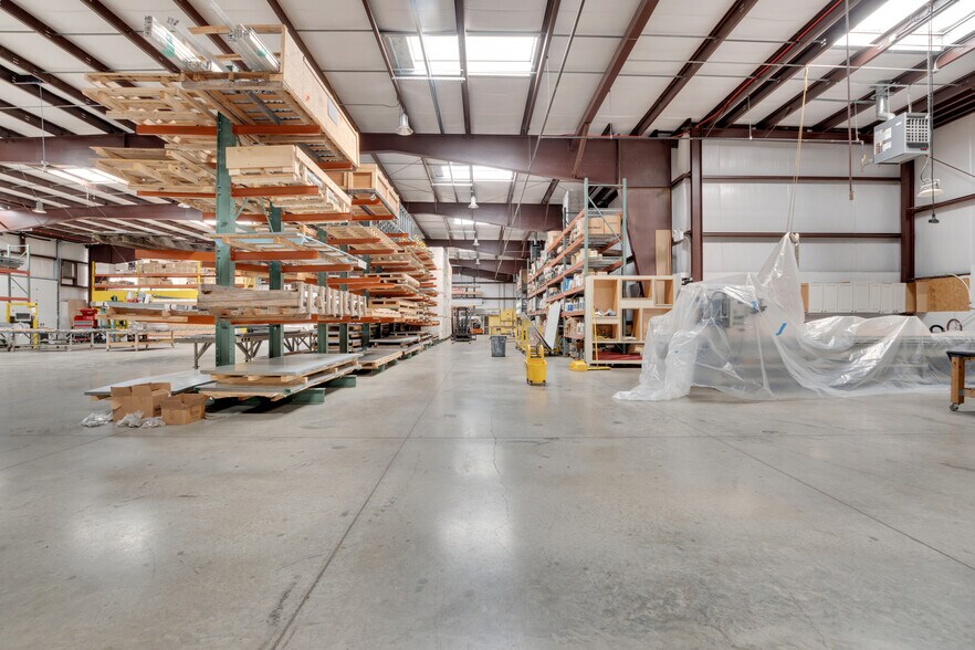 More Photos Of 1326 Progress Dr, Front Royal Flex For Sale