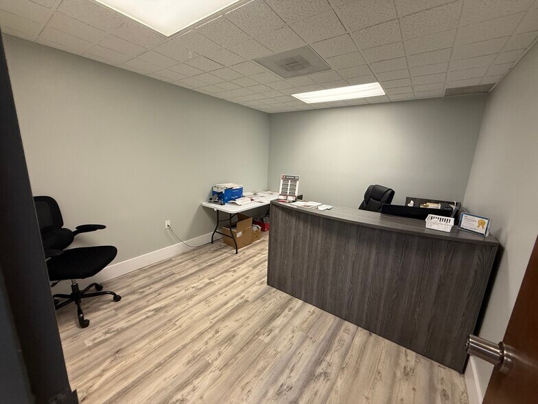 More Photos Of 911 S 8th St, Fernandina Beach Loft Creative Space For Sale