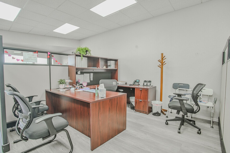 More Photos Of 1824 26th St, Snyder Office For Sale