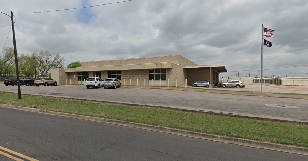 Primary Photo Of 800 Wooded Acres Dr, Waco Post Office For Sale