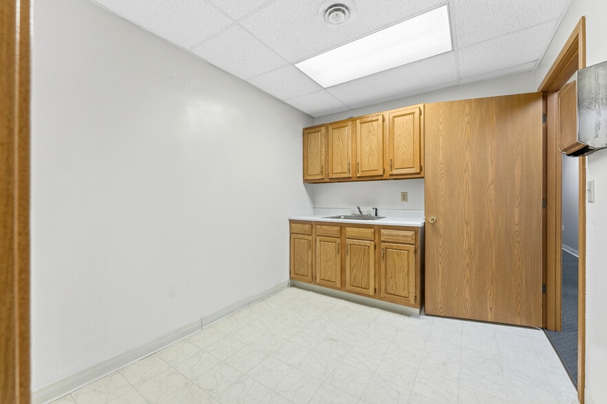 More Photos Of 108 Penn St, Point Marion Office For Lease