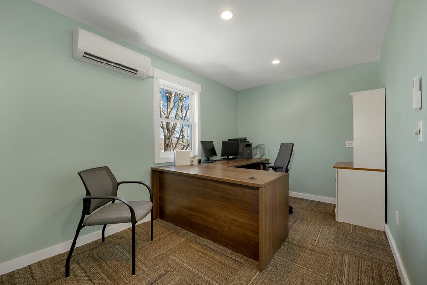 More Photos Of 252 Daniel Webster Hwy, Meredith Office For Sale