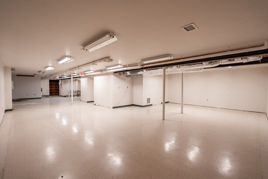 More Photos Of 1105 Monroe St, Endicott Office For Sale