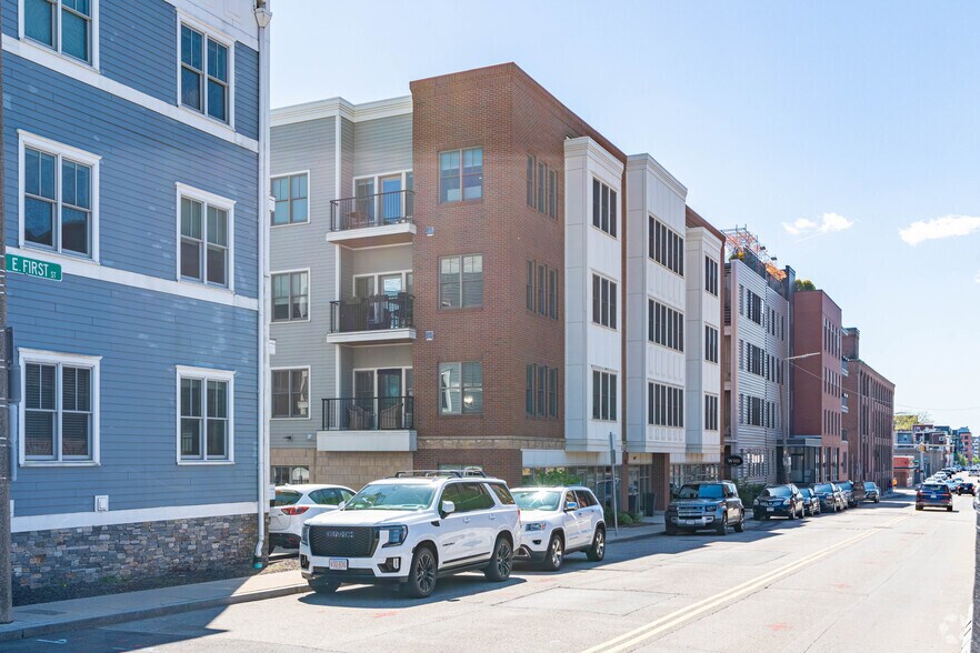More Photos Of 637 E 1st St, Boston Apartments For Lease