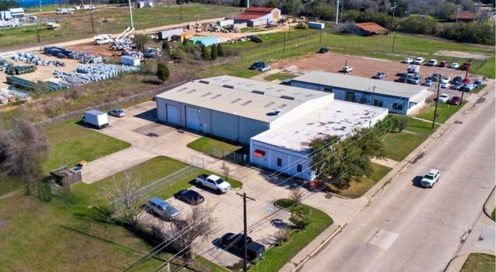 More Photos Of 610 W Carson St, Bryan Warehouse For Sale