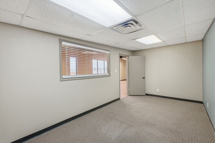 More Photos Of 2110 Mannix Dr, San Antonio Light Distribution For Lease