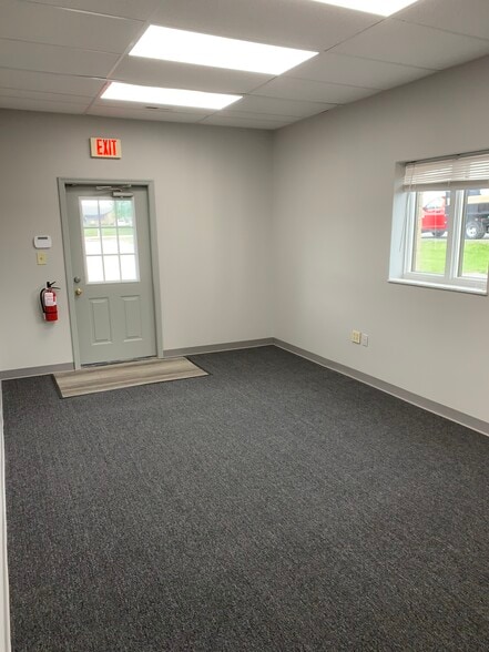 More Photos Of 486 Windsor Park Dr, Dayton Warehouse For Lease