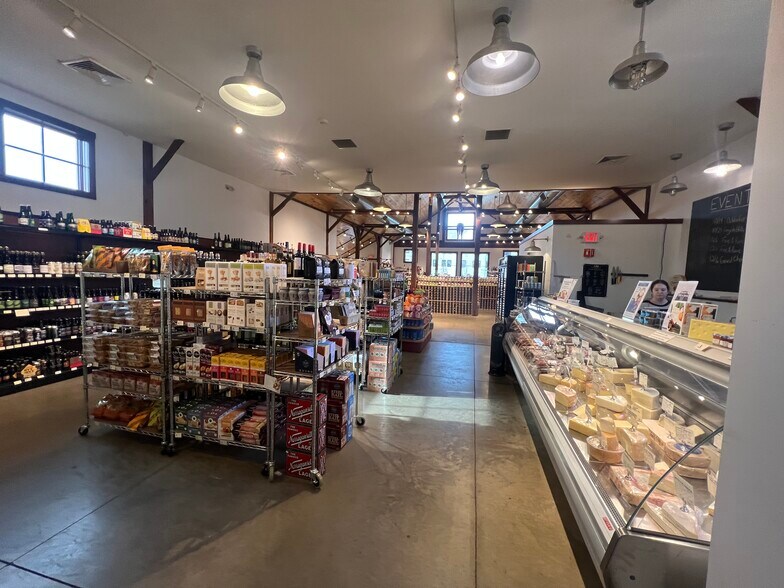 More Photos Of 113 Cowls Rd, Amherst General Retail For Lease