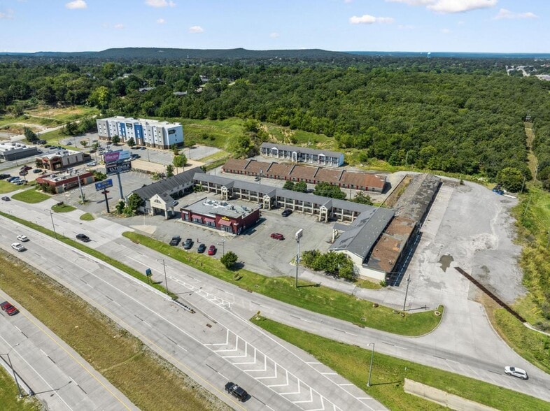 More Photos Of 419 S George Nigh Expy, Mcalester Hotel For Sale