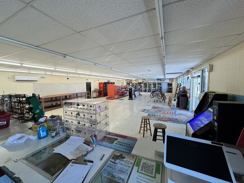 More Photos Of 162 S Atlantic Ave, Ormond Beach General Retail For Lease