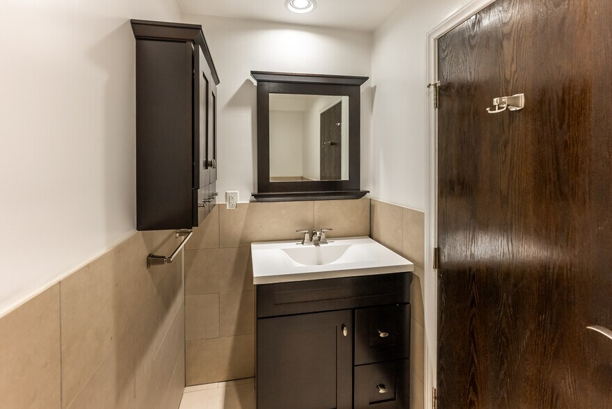 More Photos Of 9024 W Olympic Blvd, Beverly Hills Office For Lease