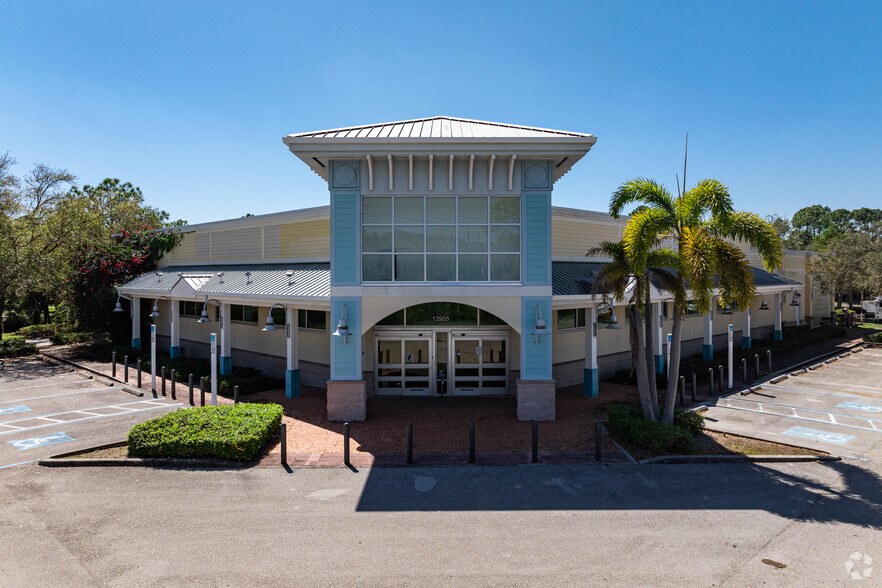 Primary Photo Of 12955 Collier Blvd, Naples Drugstore For Lease