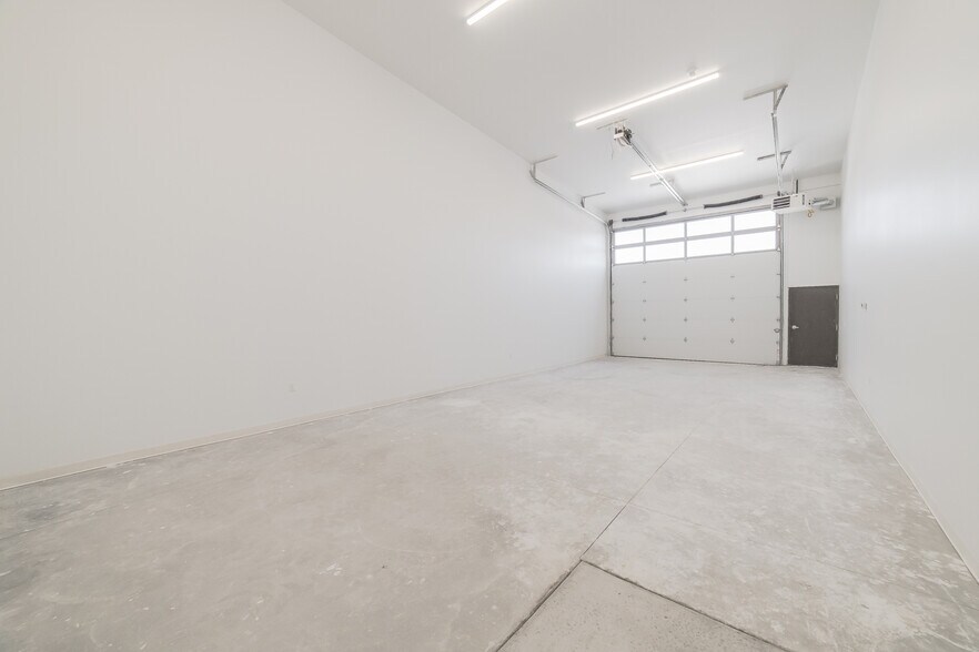 More Photos Of 1641 Balian Rd, Waterford Self Storage For Sale