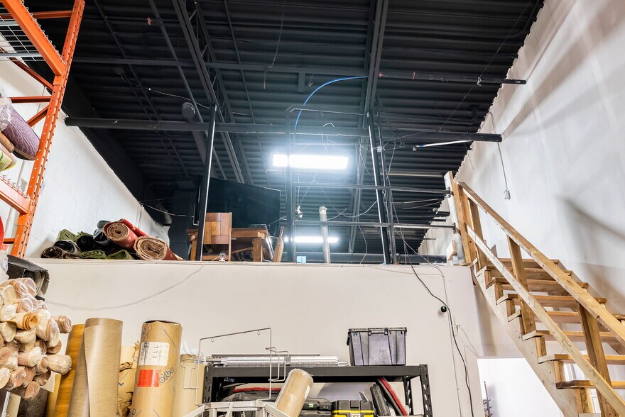 More Photos Of 120 Norfinch Dr, Toronto Manufacturing For Sale