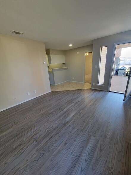 More Photos Of 2600 N Hobart St, Pampa Apartments For Sale