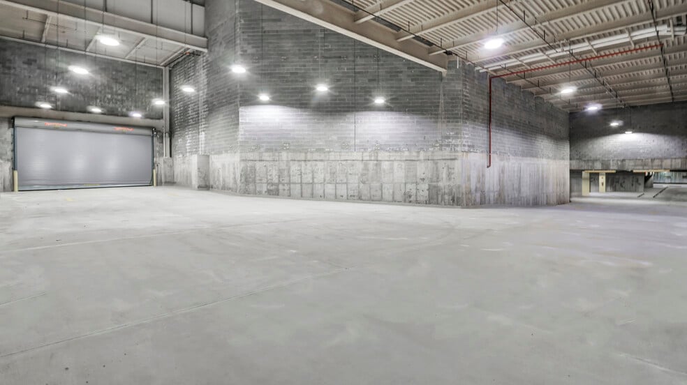 More Photos Of 153-44 S Conduit Ave, Jamaica Warehouse For Lease