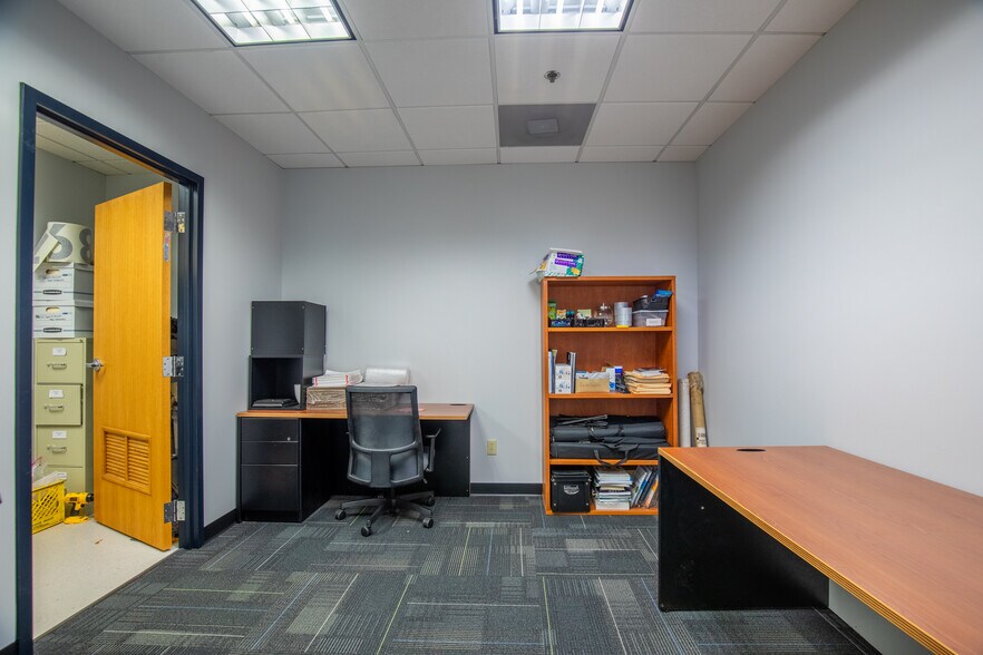 More Photos Of 9666 Olive Blvd, Olivette Office For Lease