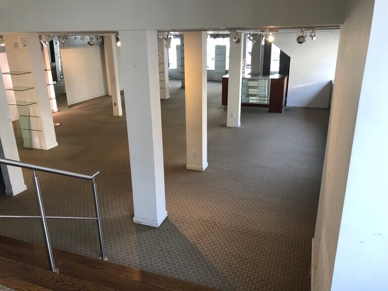 More Photos Of 26 Bergen St, Englewood Restaurant For Sale