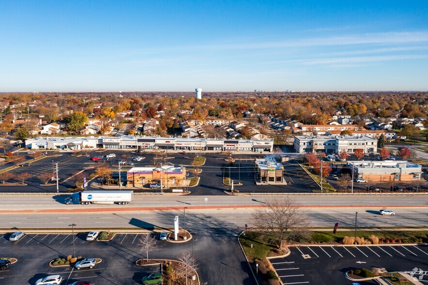 More Photos Of 240-292 Town Center Ln, Glendale Heights Unknown For Lease