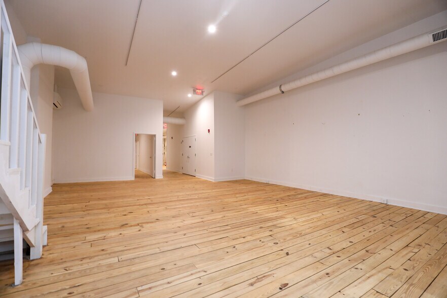 More Photos Of 328 Wall St, Kingston Storefront Retail Office For Lease